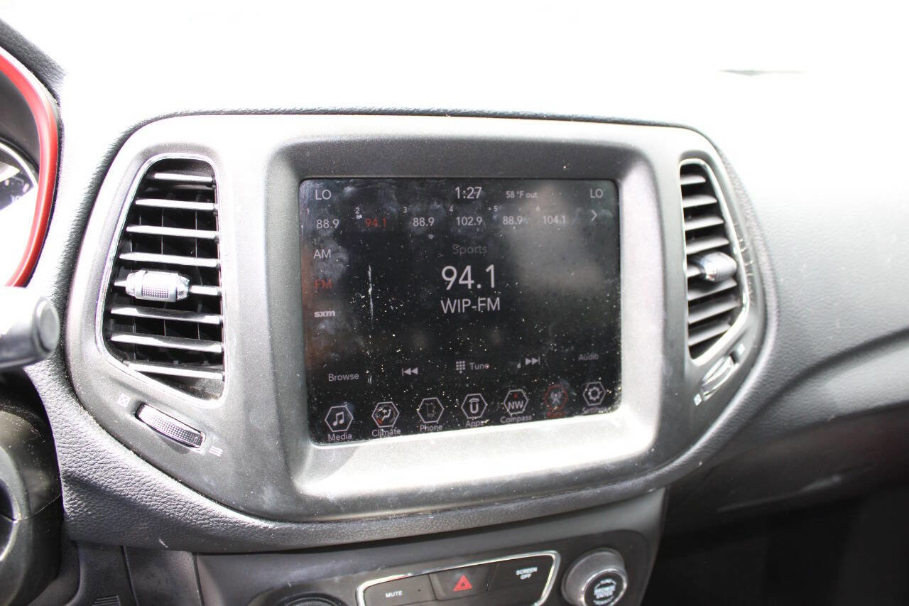 Used 2019 Jeep Compass Trailhawk AWD/4WD image 15