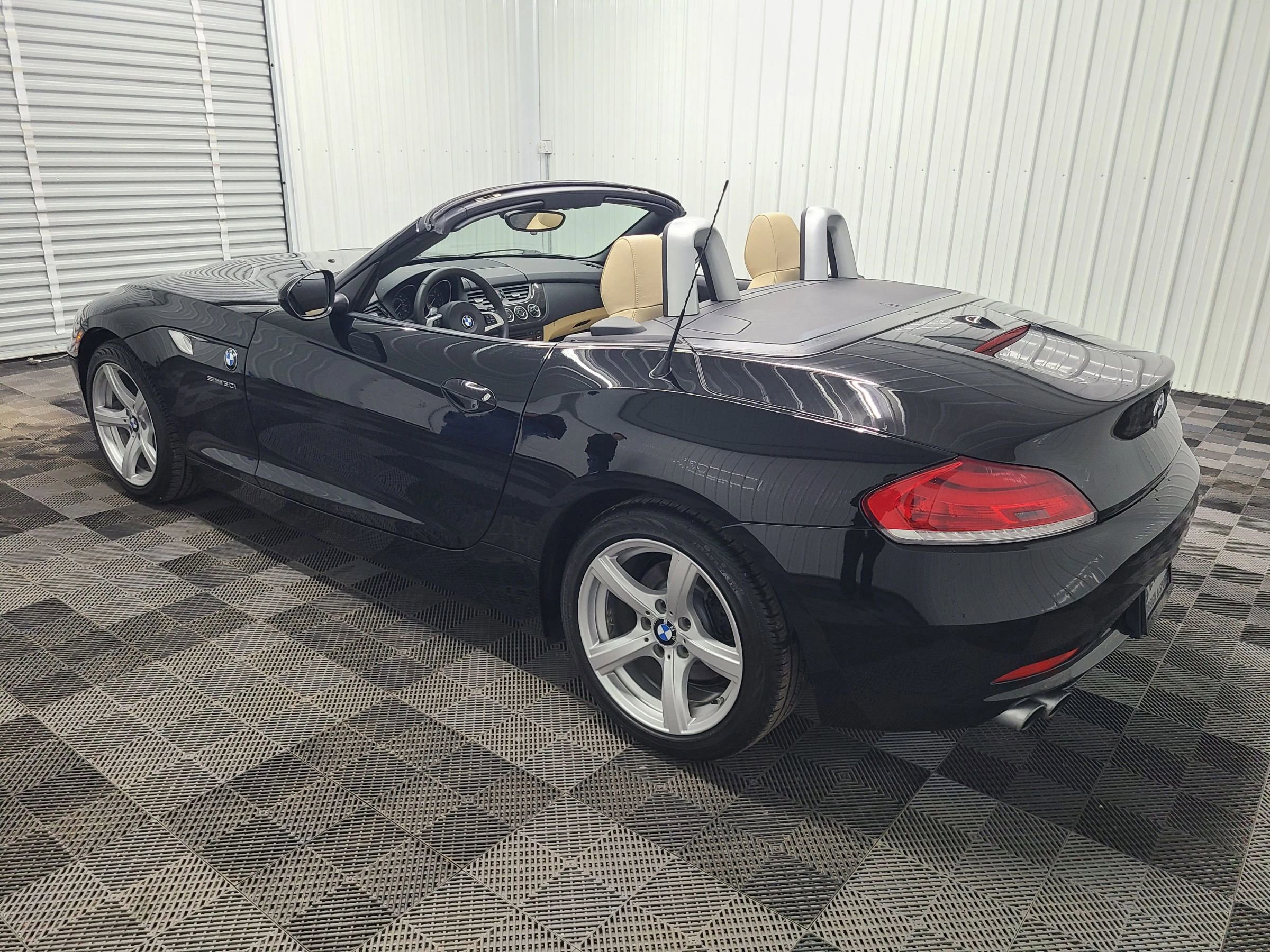 Used 2011 BMW Z4 sDrive30i RWD image 27