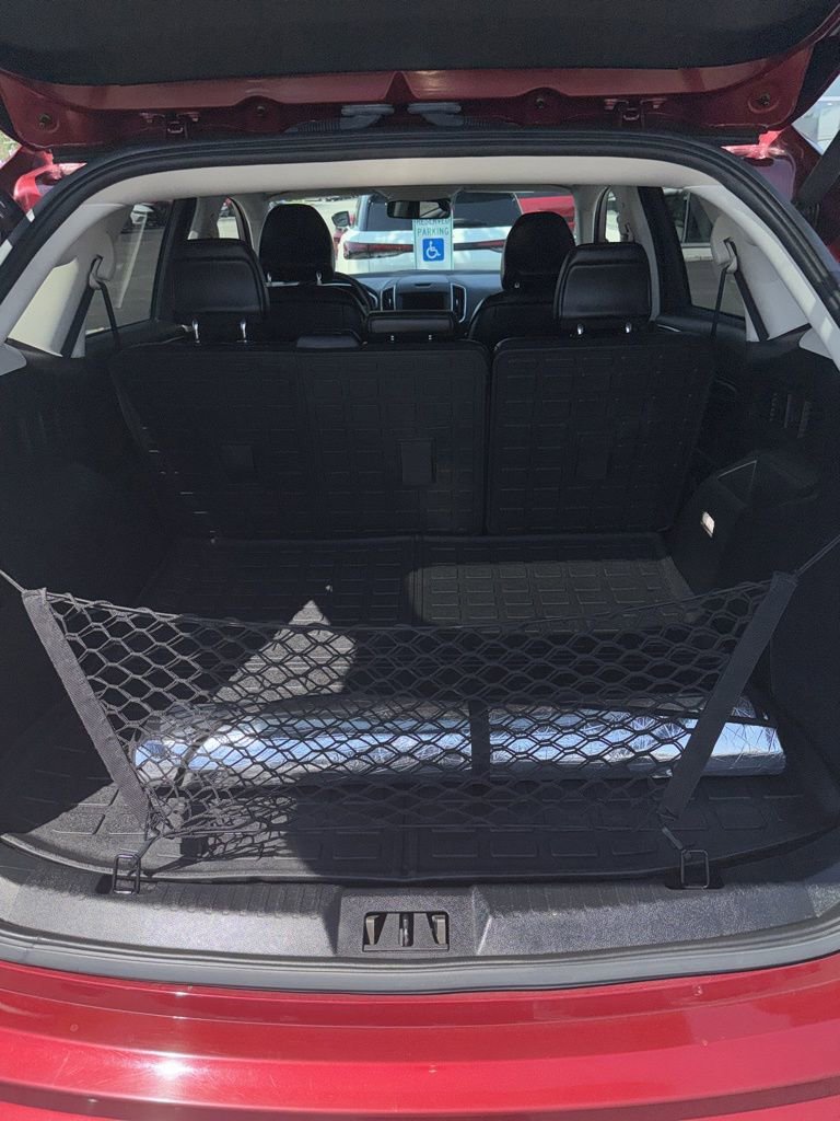Used 2019 Ford Edge Titanium w/ Equipment Group 301A FWD image 3