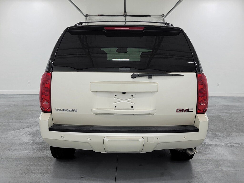 Used 2014 GMC Yukon SLT w/ SLT Chrome Package AWD/4WD image 8