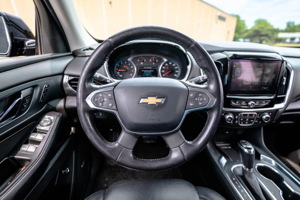 Used 2019 Chevrolet Traverse Premier w/ Redline Edition AWD/4WD image 14