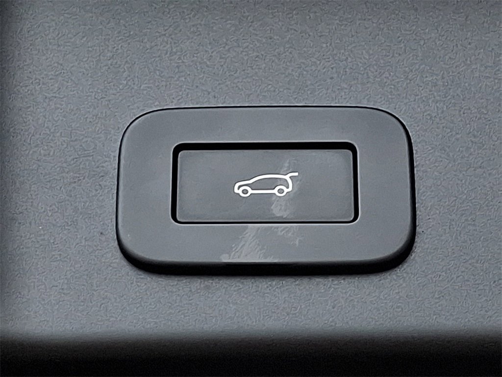 Certified 2023 Land Rover Range Rover Evoque R-Dynamic S image 29