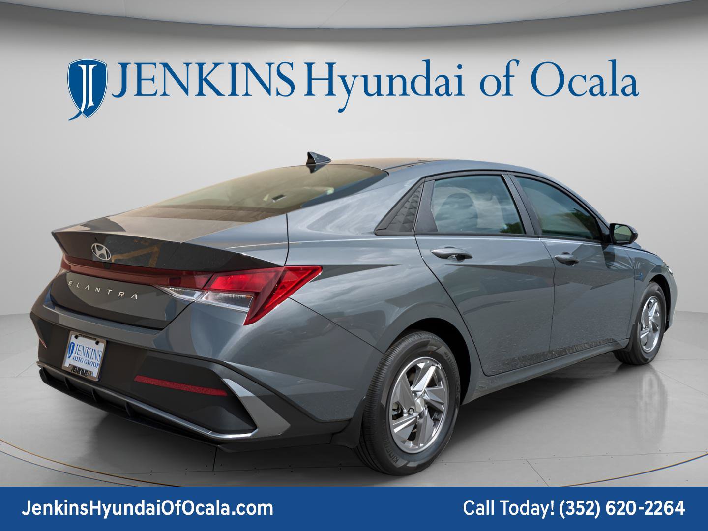 New 2026 Hyundai Elantra SE FWD image 3