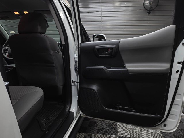 Used 2022 Toyota Tacoma SR AWD/4WD image 33