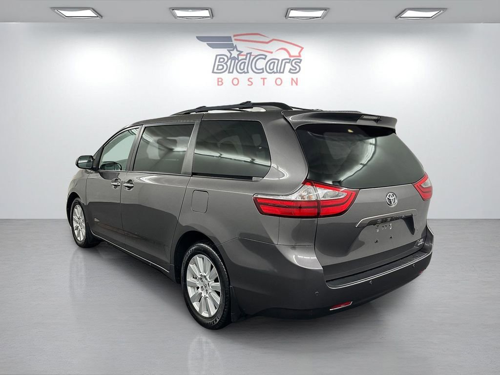 Used 2017 Toyota Sienna XLE Premium w/ Outdoor Package AWD/4WD image 5