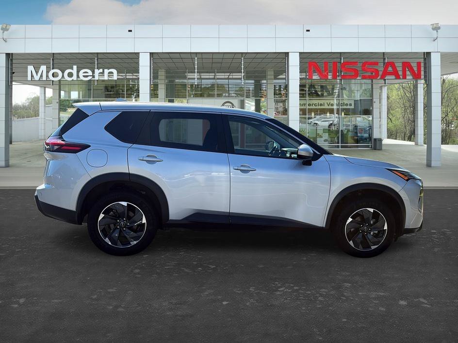 Certified 2025 Nissan Rogue SV AWD/4WD image 6