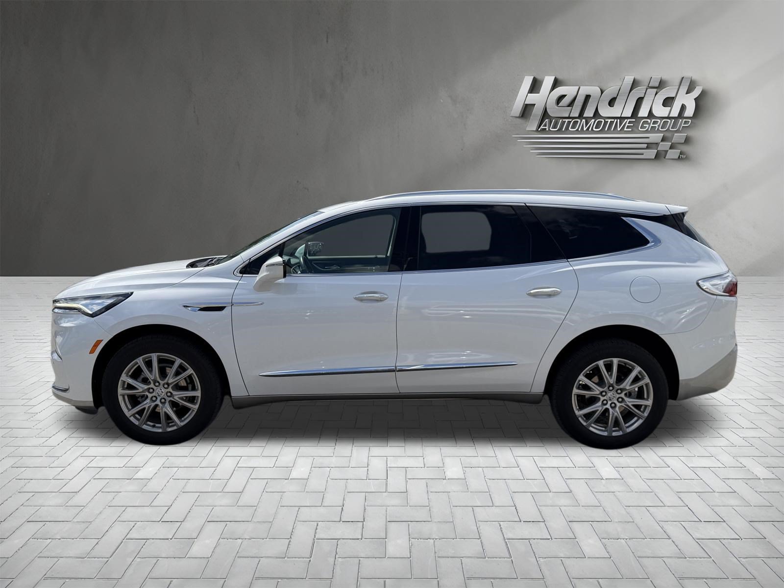 Used 2023 Buick Enclave Essence FWD image 6