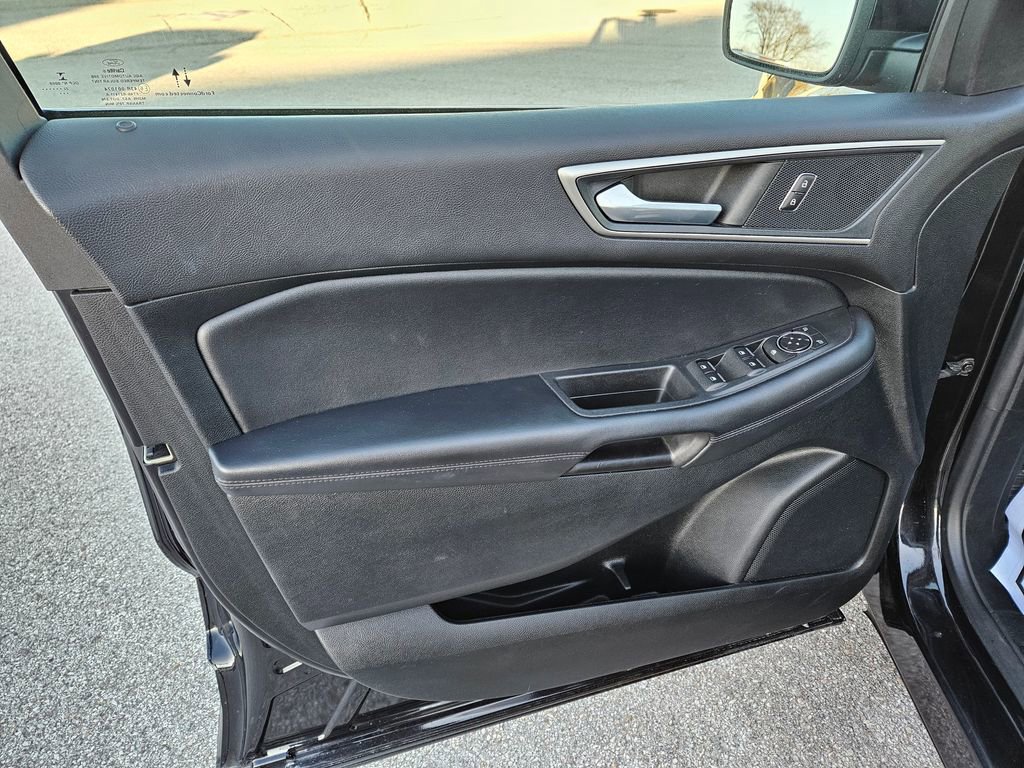 Used 2022 Ford Edge SEL image 21
