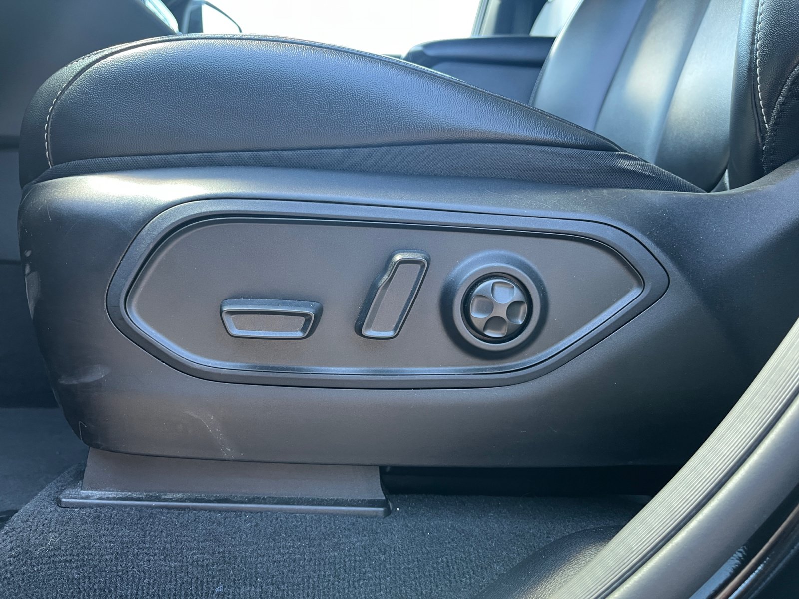 Certified 2024 Jeep Grand Cherokee Limited RWD image 17