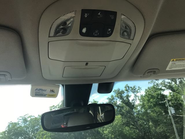 Used 2017 Chrysler Pacifica Touring-L FWD image 32