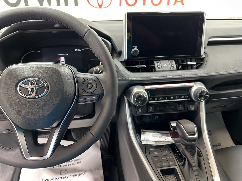 Used 2025 Toyota RAV4 XLE Premium image 27