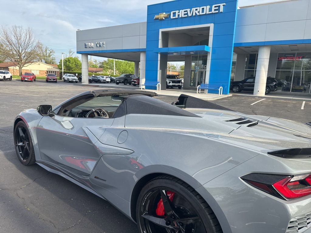 Used 2025 Chevrolet Corvette E-Ray w/ Stealth Interior Trim Package AWD/4WD image 13