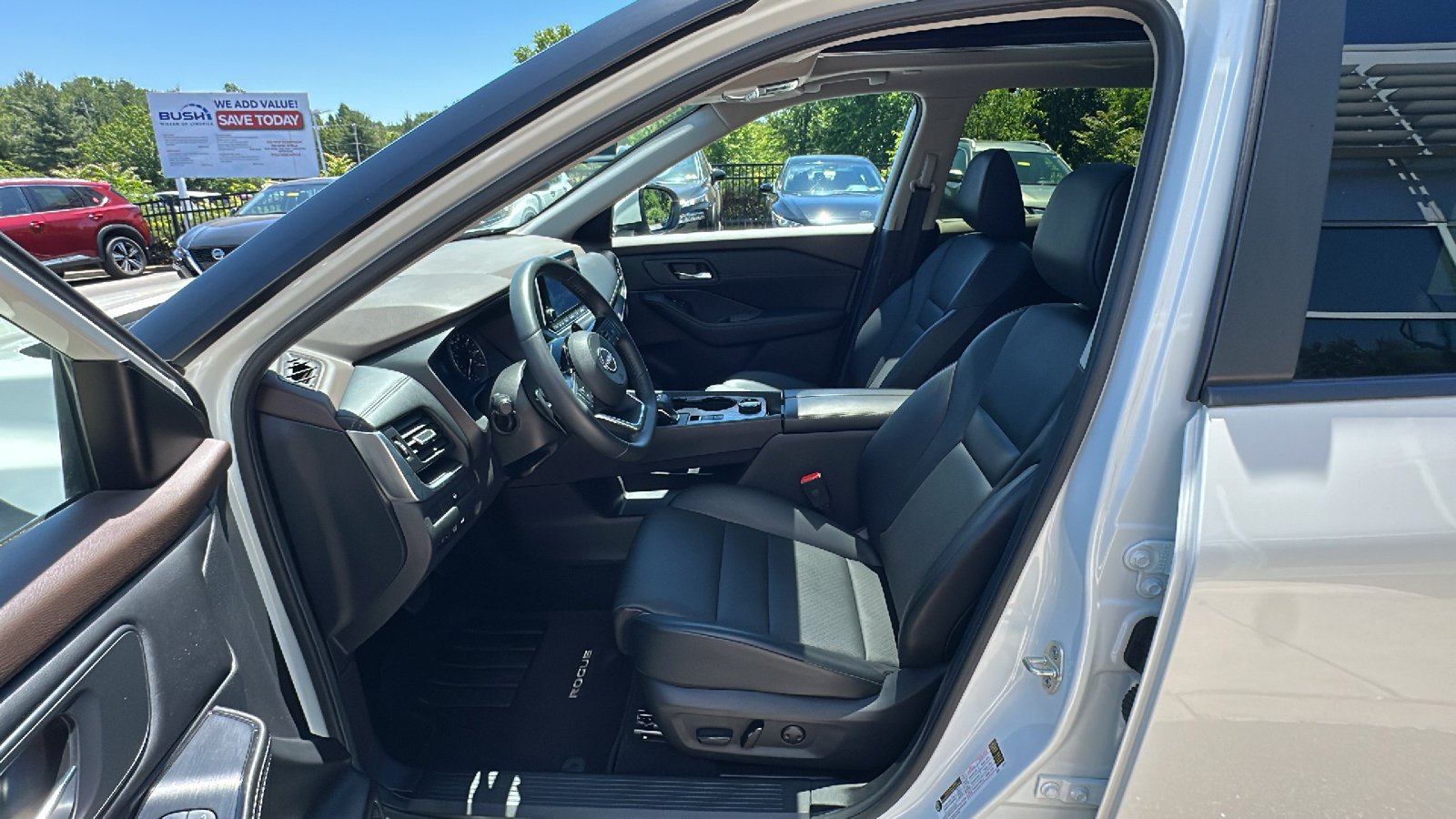 Certified 2023 Nissan Rogue SV w/ SV Premium B Package AWD/4WD image 11