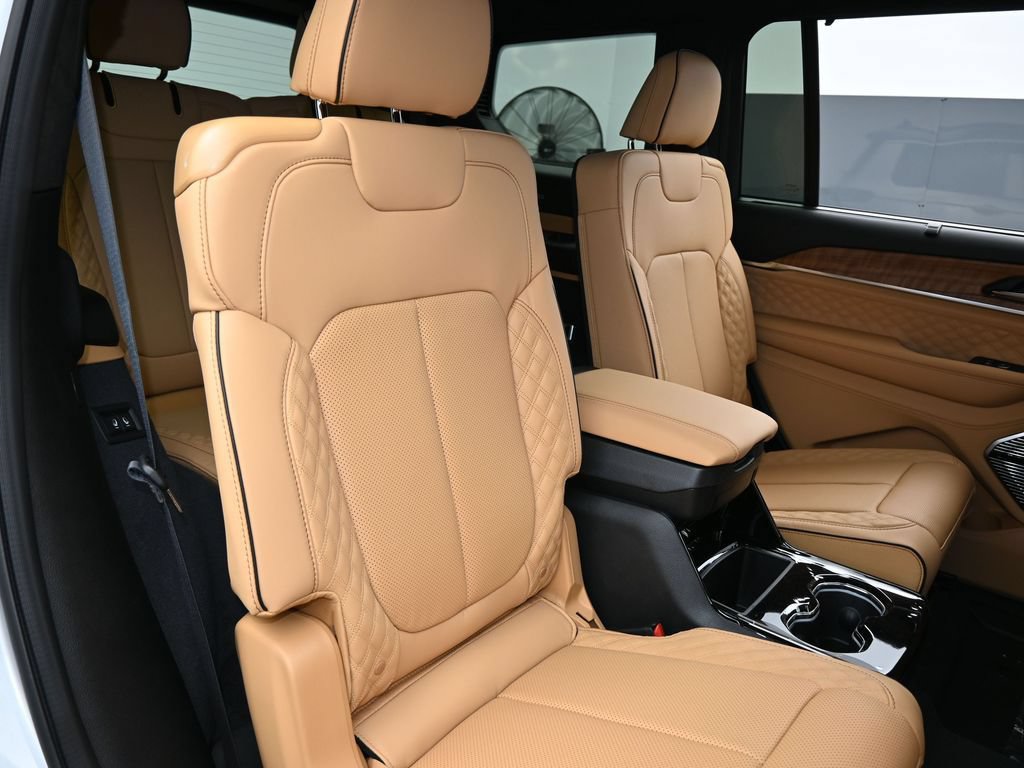 New 2025 Jeep Grand Cherokee L Summit AWD/4WD image 46