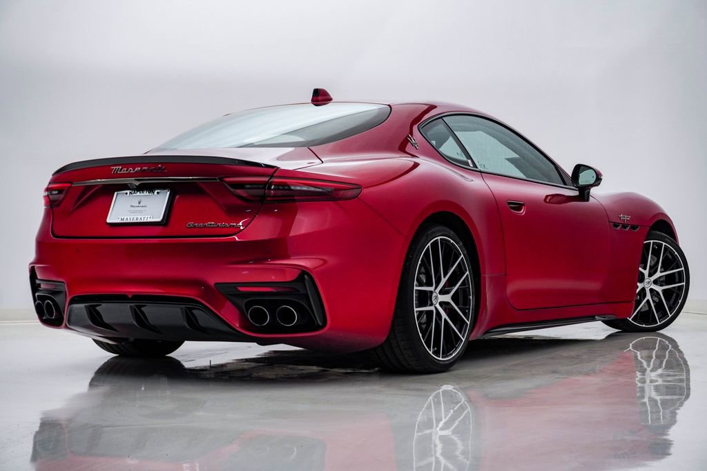 Used 2024 Maserati GranTurismo Trofeo image 9