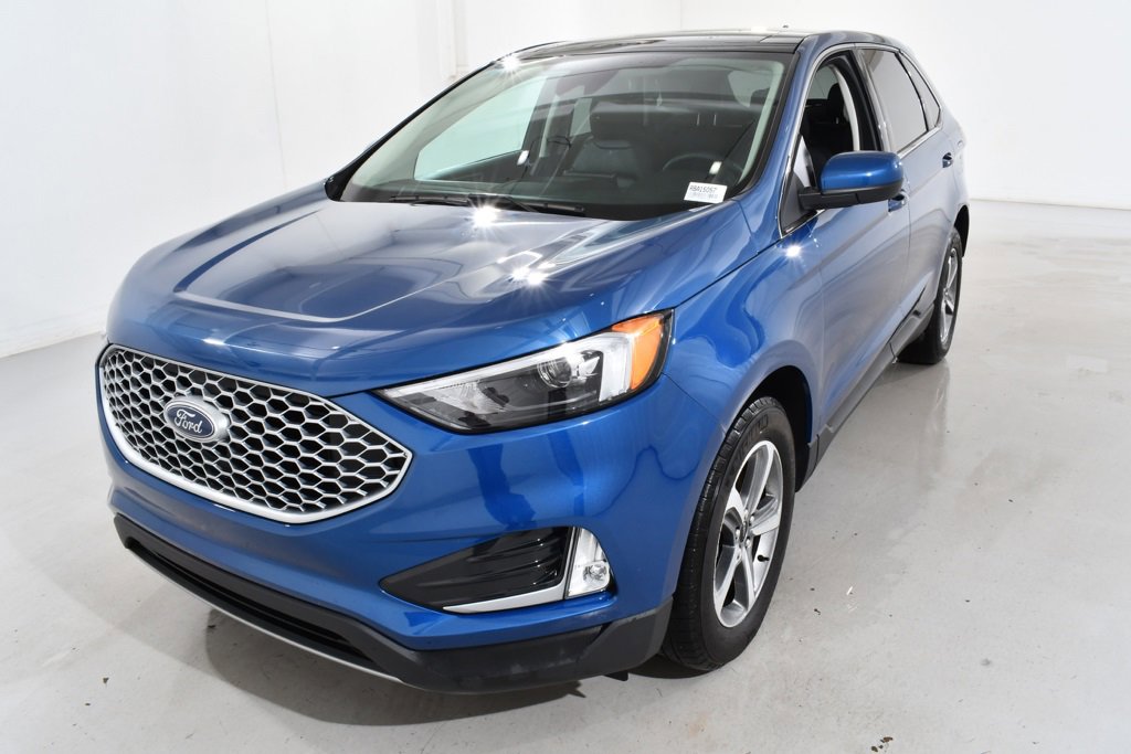 Used 2024 Ford Edge SEL w/ Convenience Package image 2