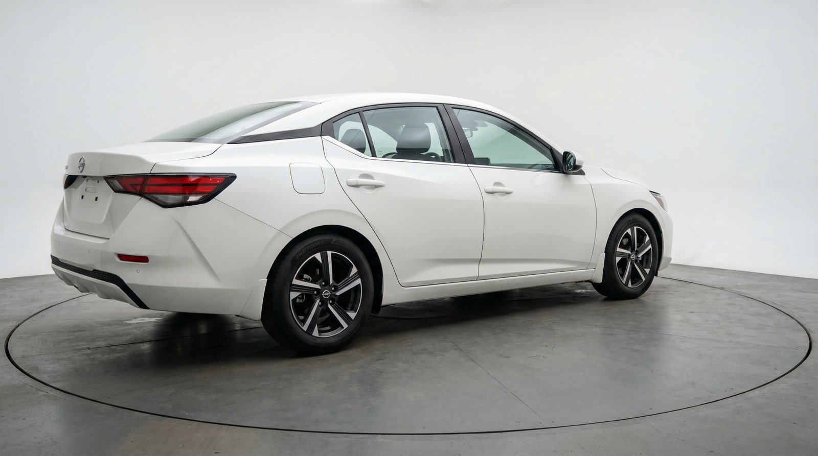 Used 2025 Nissan Sentra SV image 9