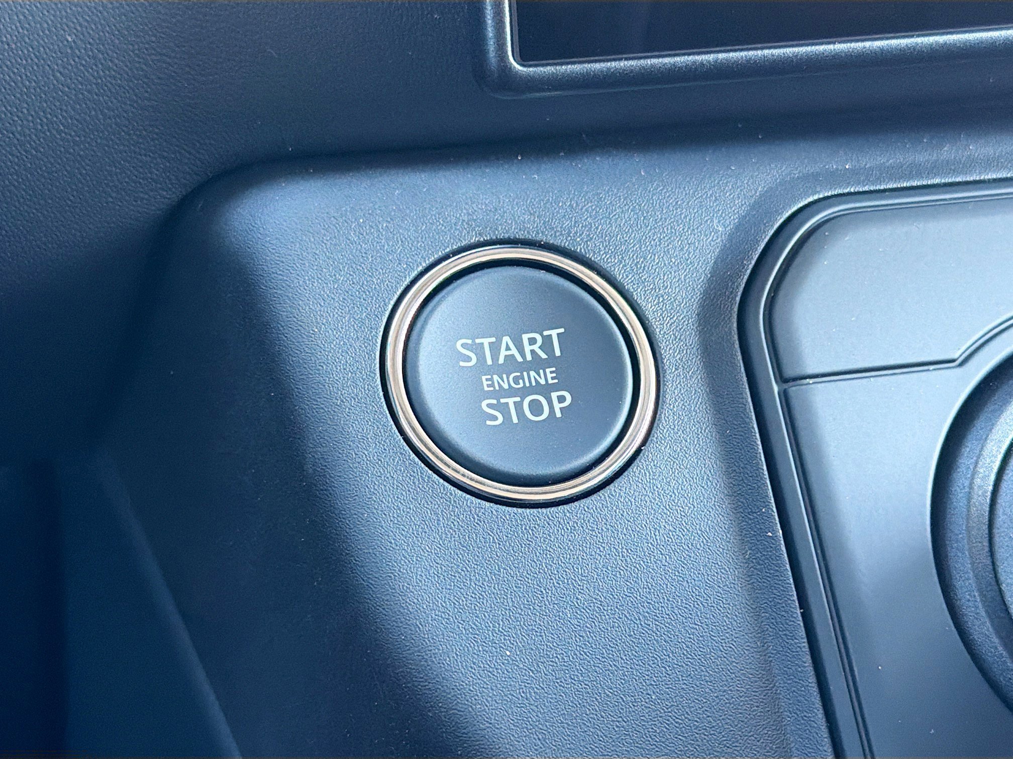 New 2026 Land Rover Defender 110 X-Dynamic SE image 36