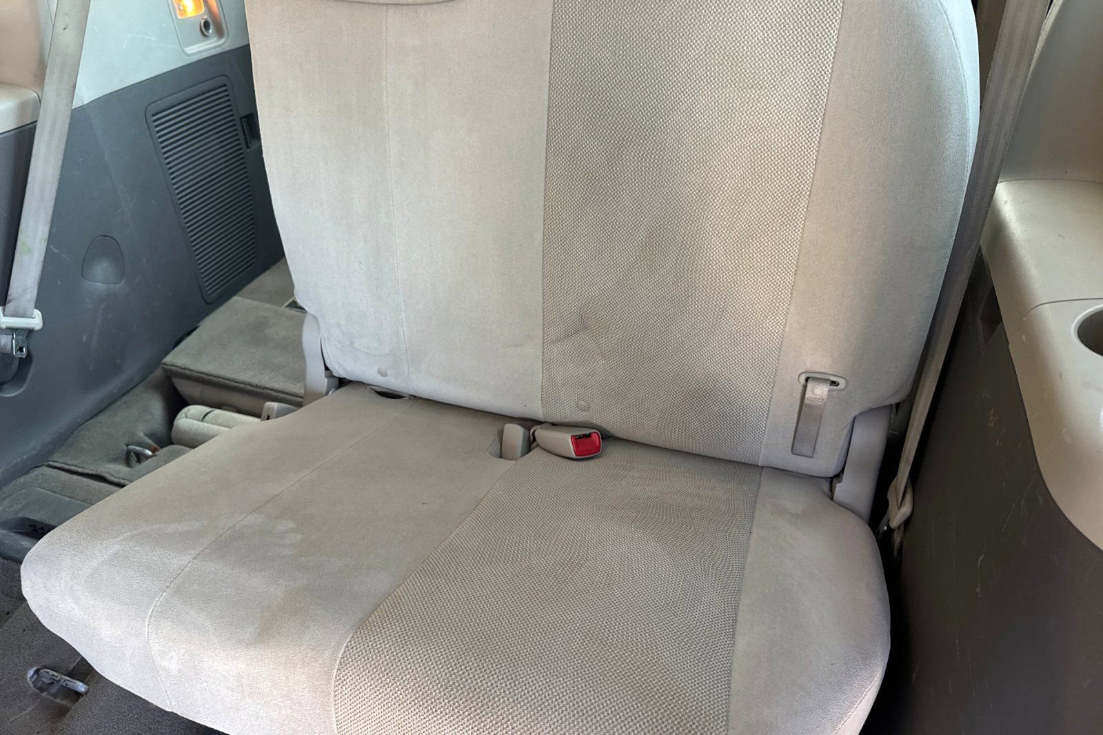 Used 2012 Toyota Sienna w/ Towing Pkg FWD image 15