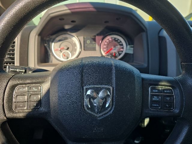 Used 2018 RAM 1500 Express w/ Black Ram 1500 Express Group AWD/4WD image 4