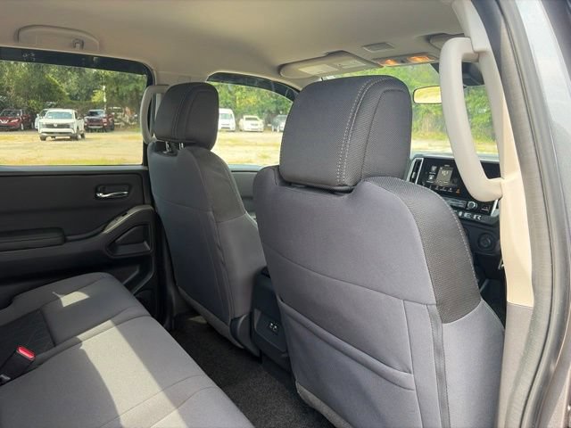 Used 2025 Nissan Frontier SV RWD image 15