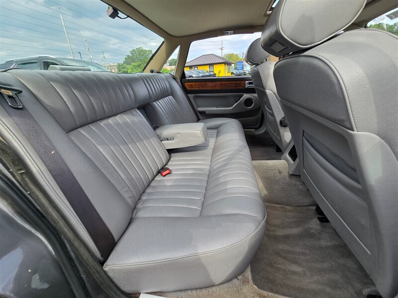 Used 1989 Jaguar XJ6 RWD image 21
