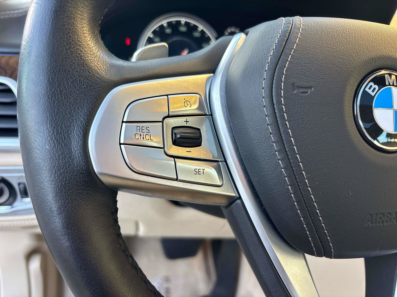 Used 2018 BMW 750i xDrive AWD/4WD image 19