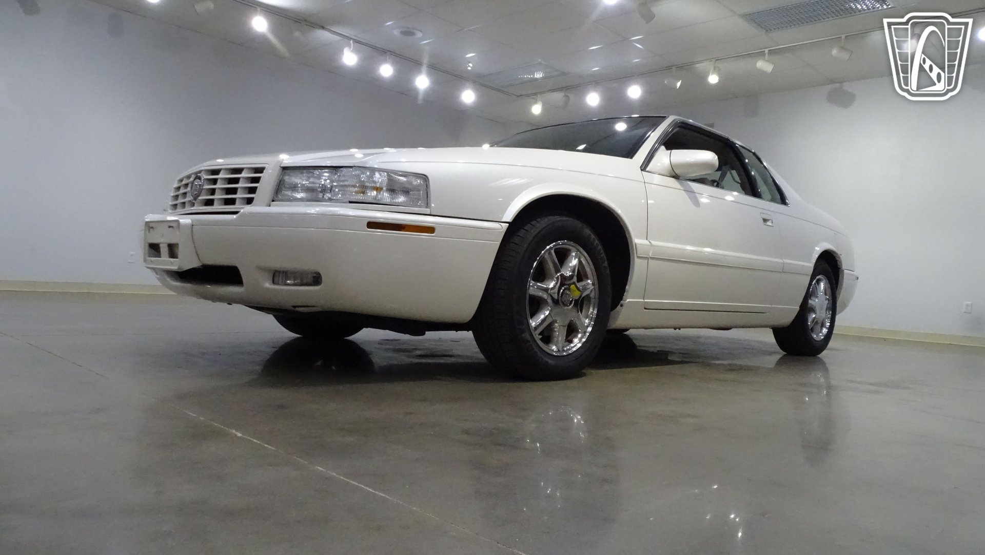 Used 1999 Cadillac Eldorado Touring FWD image 3
