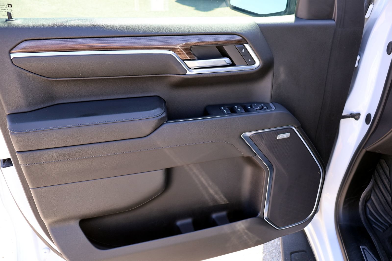 Used 2024 Chevrolet Silverado 1500 LT Trail Boss w/ Convenience Package II AWD/4WD image 19