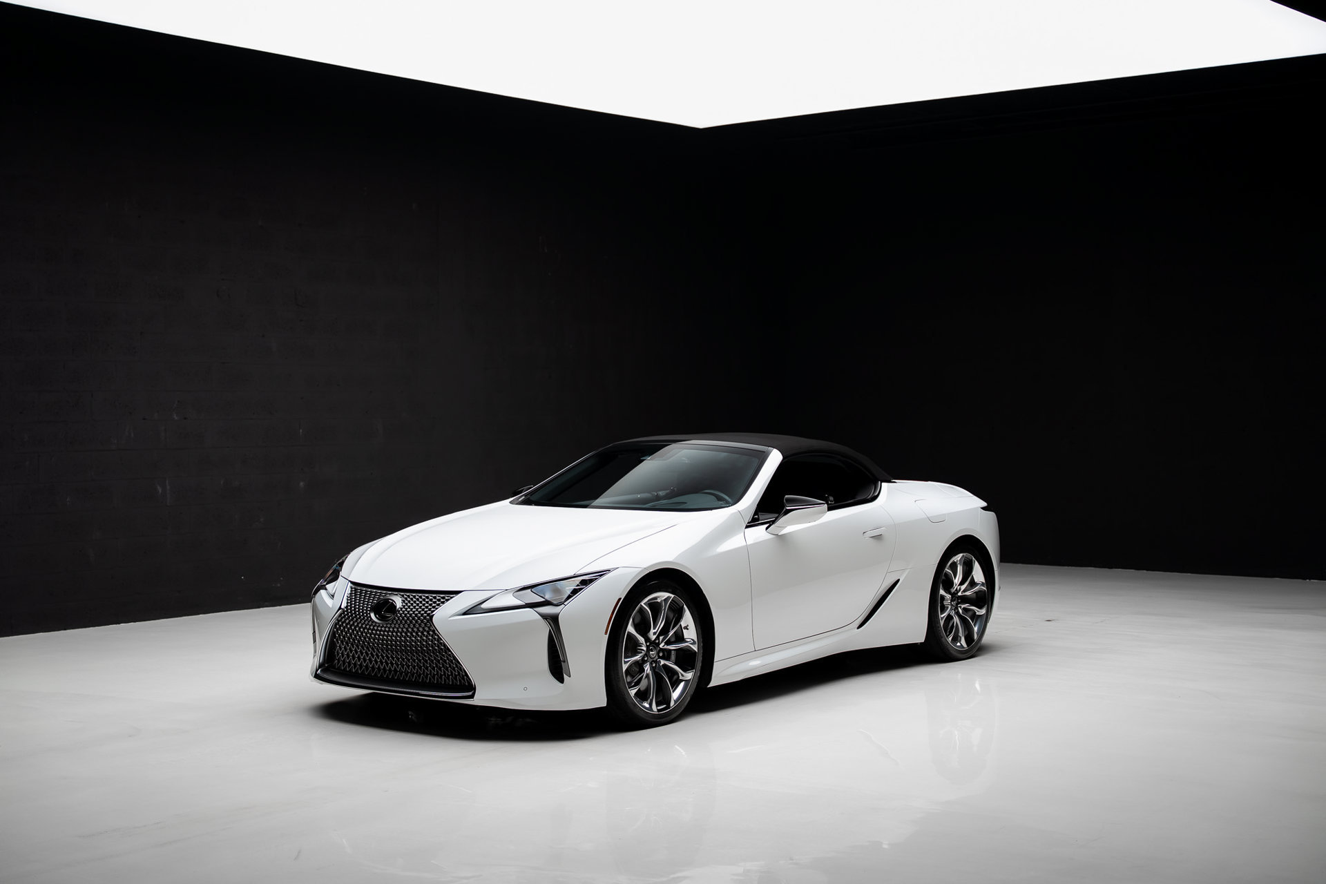 Used 2021 Lexus LC 500 Convertible w/ Touring Package RWD image 4