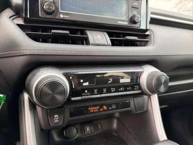 Used 2021 Toyota RAV4 LE image 17