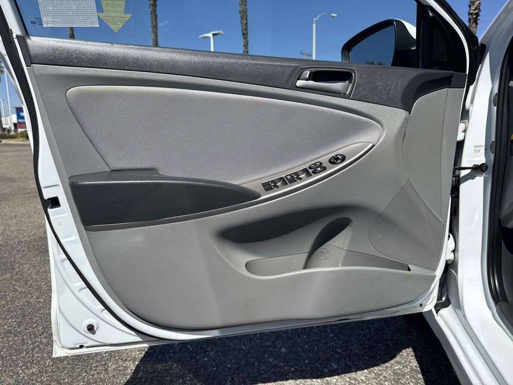 Used 2016 Hyundai Accent SE image 12