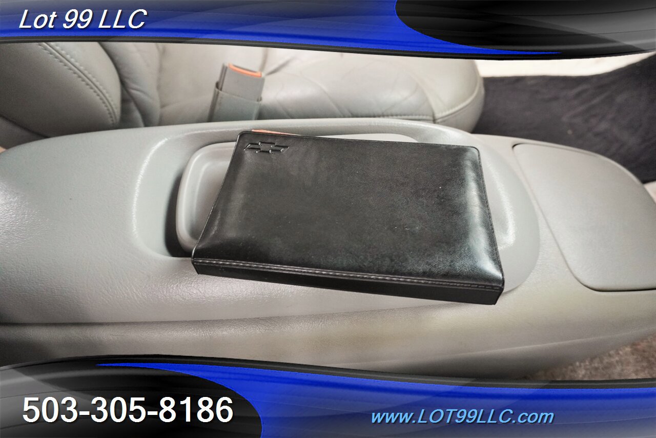 Used 1998 Chevrolet Suburban LT AWD/4WD image 33