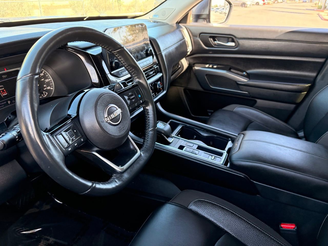 Certified 2024 Nissan Pathfinder SL w/ SL Premium Package FWD image 18
