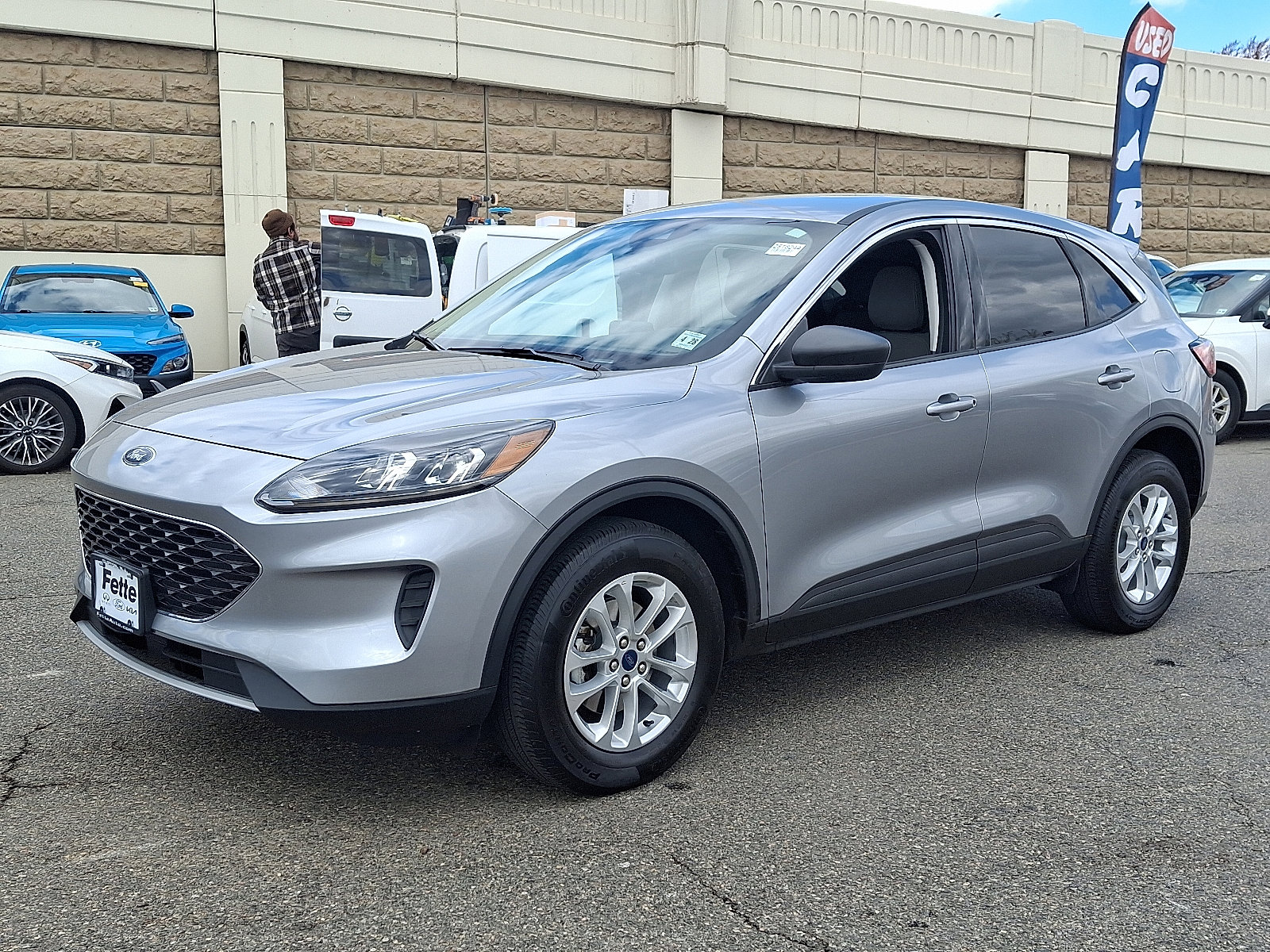 Used 2022 Ford Escape SE image 1