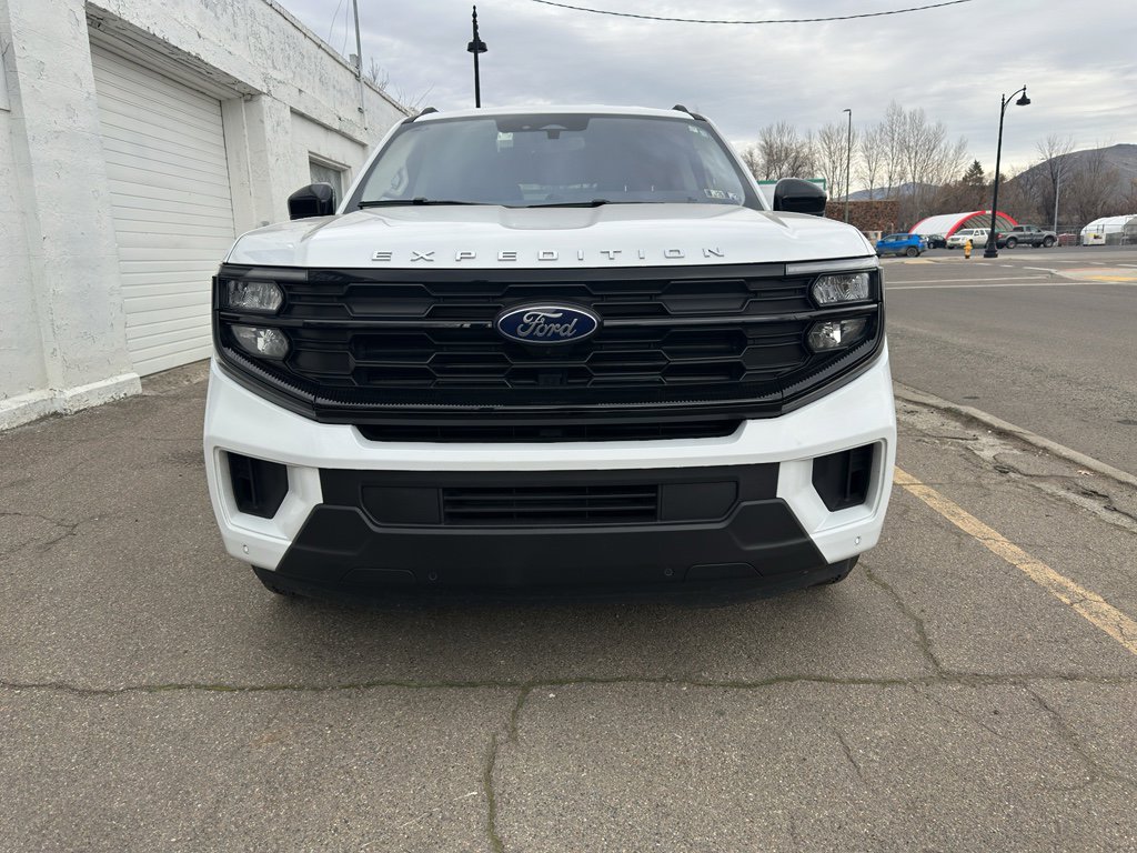 Used 2025 Ford Expedition Active image 2