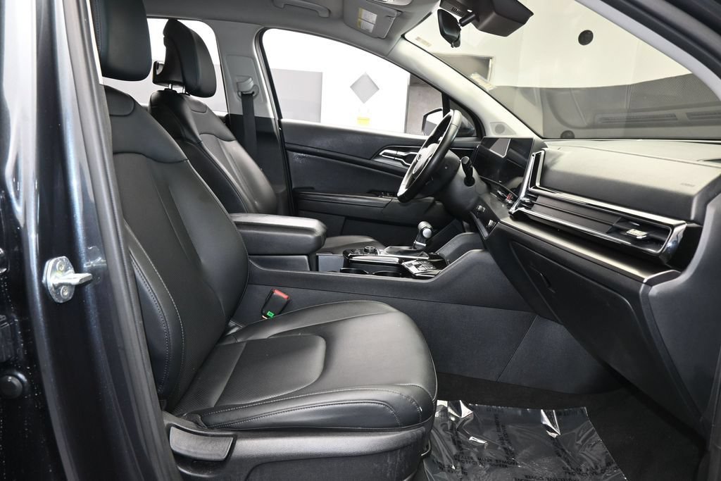 Used 2023 Kia Sportage EX FWD image 46