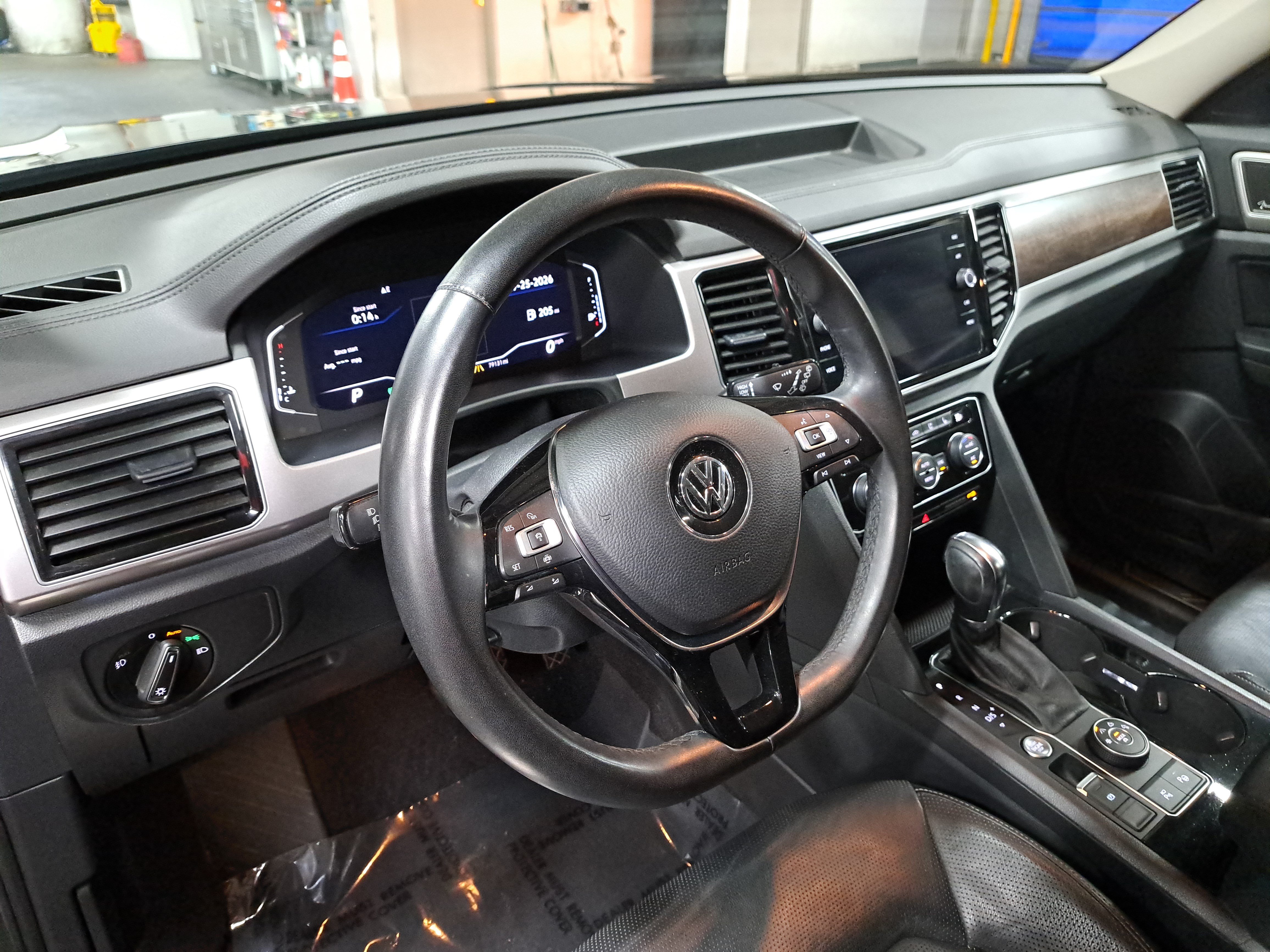 Used 2019 Volkswagen Atlas SEL Premium AWD/4WD image 16
