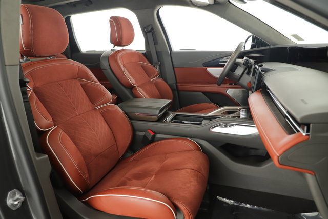 Used 2025 Lincoln Nautilus Black Label image 25