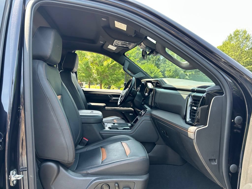 Used 2024 GMC Sierra 3500 AT4 w/ Technology Package AWD/4WD image 54