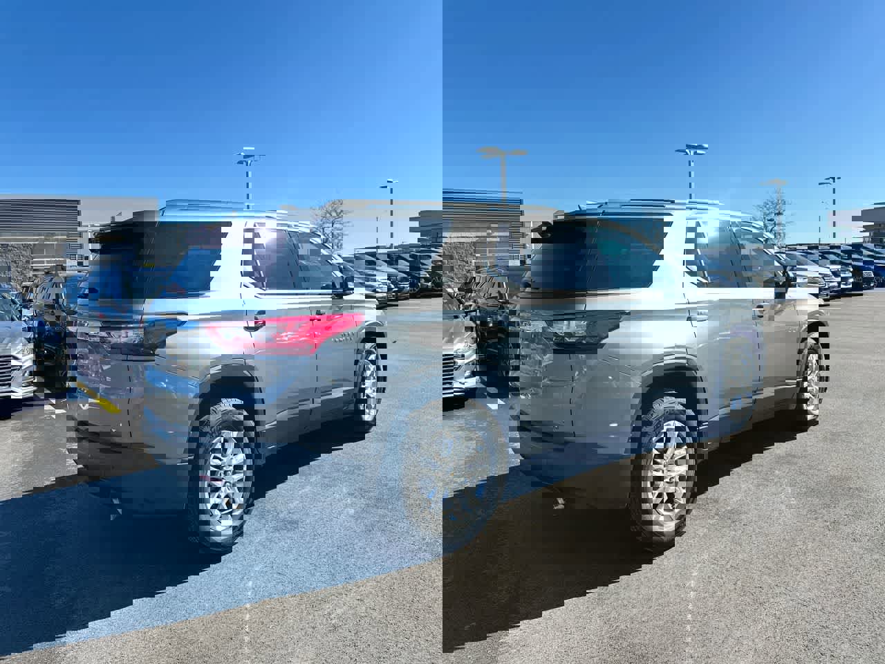 Used 2019 Chevrolet Traverse LT image 13