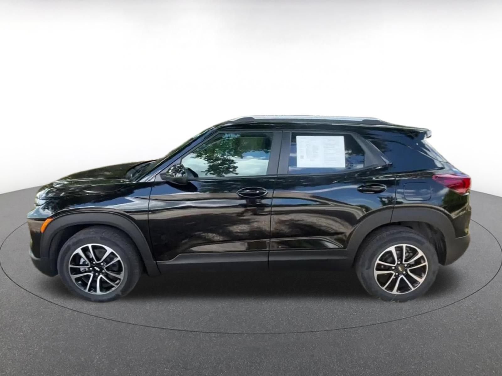 Used 2025 Chevrolet TrailBlazer LT FWD image 7