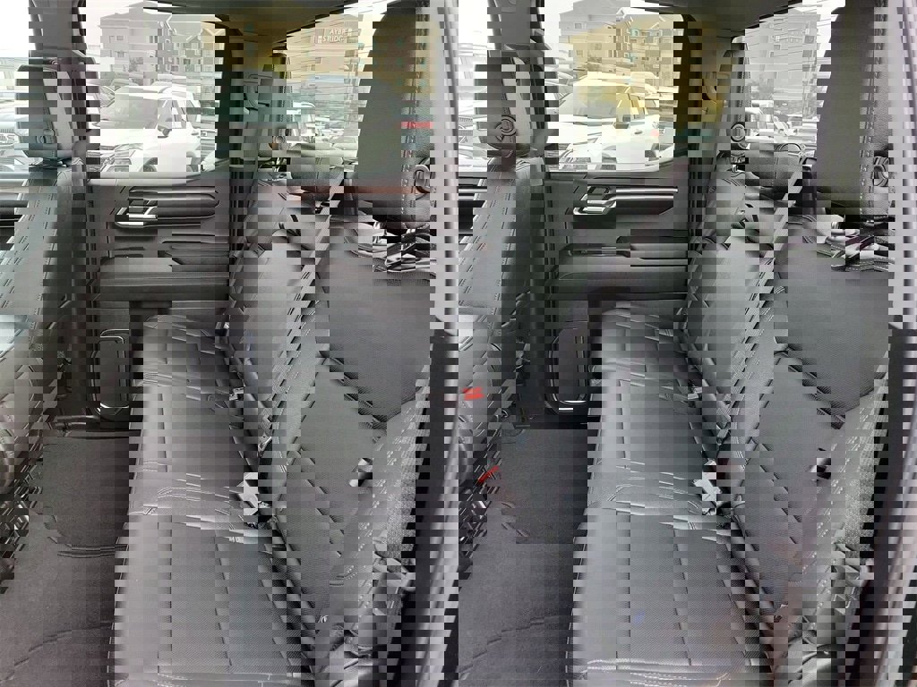 Used 2024 GMC Sierra 1500 SLT image 13