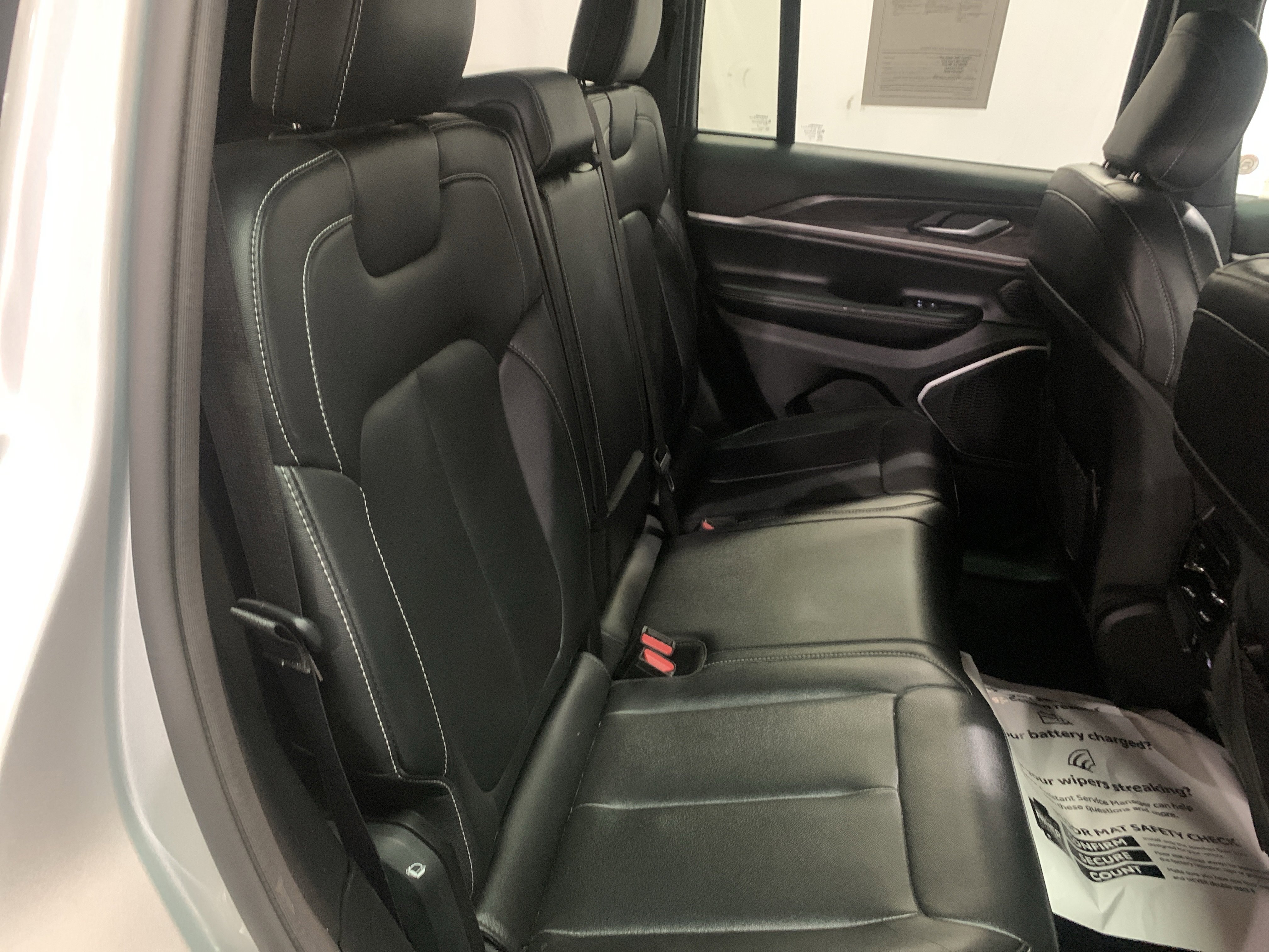 Used 2024 Jeep Grand Cherokee Limited 4xe image 14