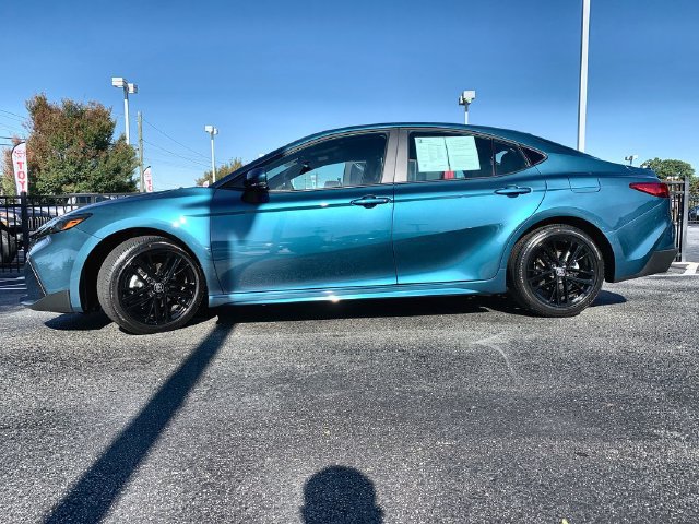 Used 2026 Toyota Camry SE FWD image 5