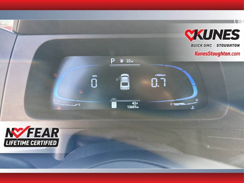 Used 2025 Hyundai Elantra Sport image 31