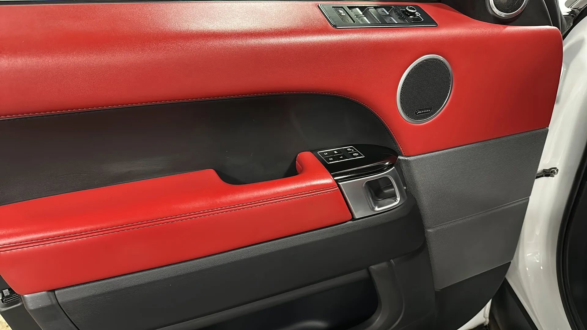 Used 2014 Land Rover Range Rover Sport Autobiography image 10