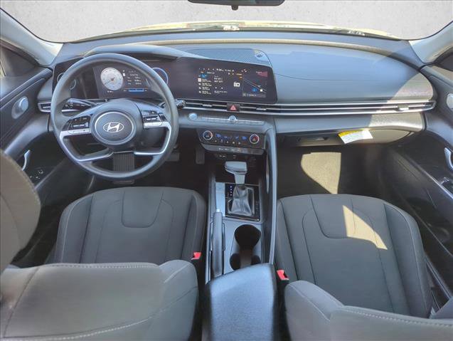 Used 2024 Hyundai Elantra SEL image 18