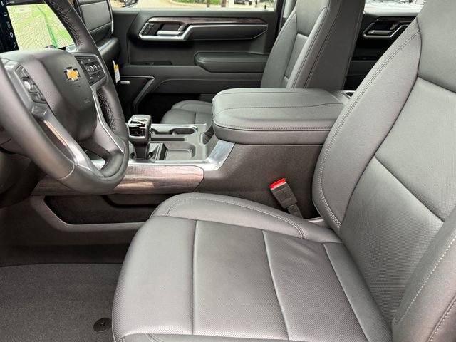 Used 2025 Chevrolet Silverado 1500 LTZ w/ Z71 Off-Road Package AWD/4WD image 9