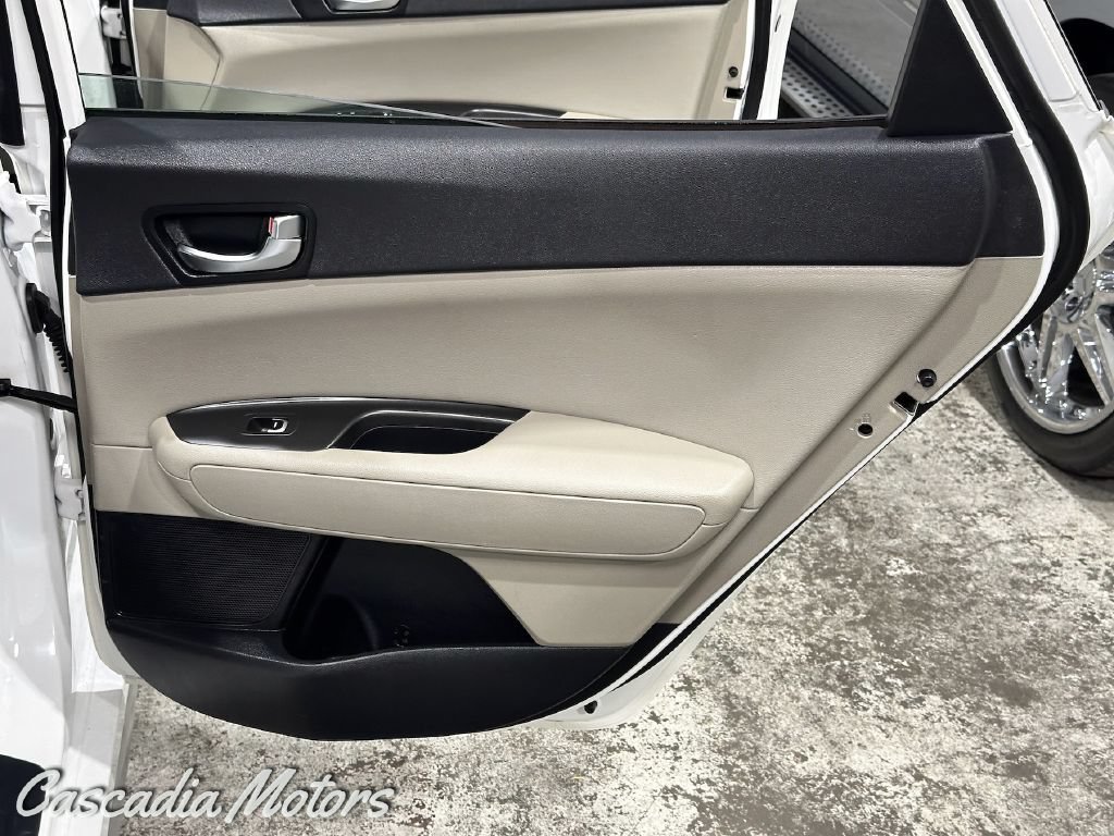 Used 2017 Kia Optima Premium FWD image 19